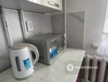 4-комнатная квартира, этаж 2 из 5, 38 м², Посуточно, миниатюра 2