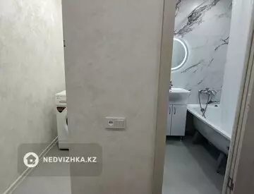 4-комнатная квартира, этаж 2 из 5, 38 м², Посуточно, миниатюра 6