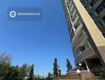 3-комнатная квартира, этаж 12 из 17, 100 м², На длительный срок