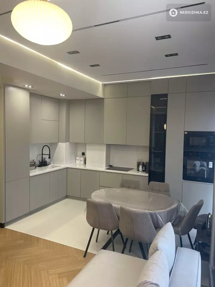 3-комнатная квартира, этаж 2 из 4, 88 м², фотография 2