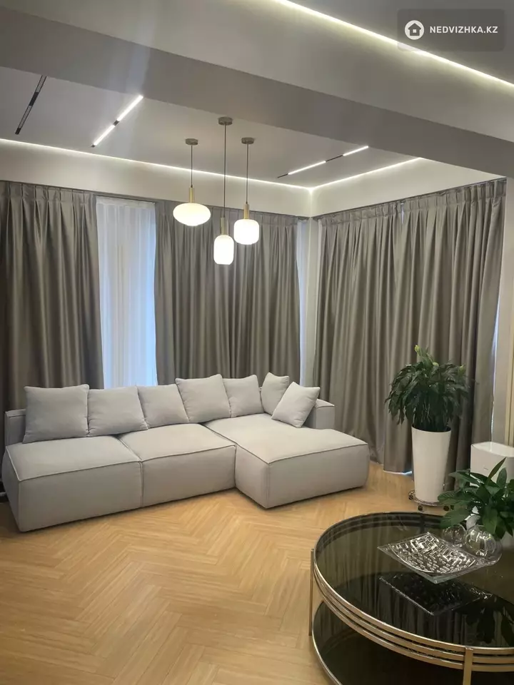 3-комнатная квартира, этаж 2 из 4, 88 м², фотография 3