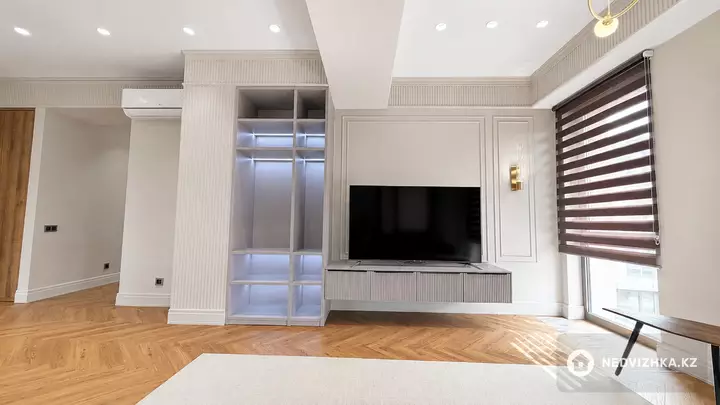 4-комнатная квартира, этаж 3 из 4, 133 м², фотография 3