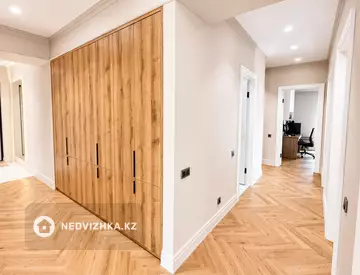 5-комнатная квартира, этаж 3 из 4, 133 м², миниатюра 8
