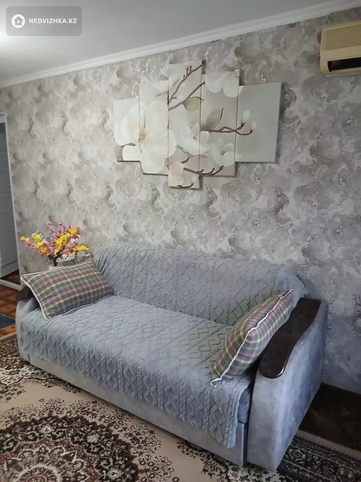2-комнатная квартира, этаж 2 из 4, 48 м², Посуточно, 3-фотосурет