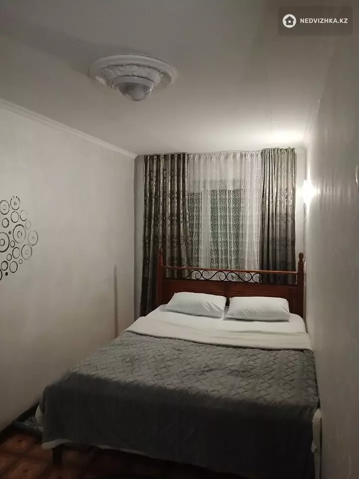 2-комнатная квартира, этаж 2 из 4, 48 м², Посуточно, 4-фотосурет