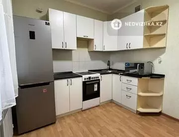 2-комнатная квартира, этаж 13 из 18, 52 м², миниатюра 5