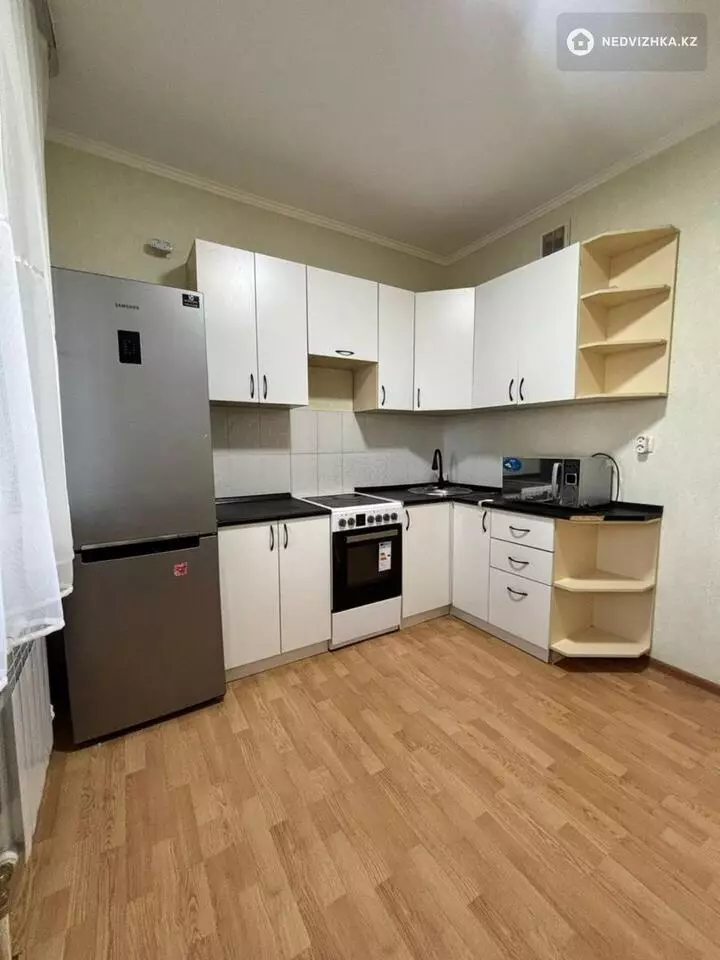 2-комнатная квартира, этаж 13 из 18, 52 м², фотография 5