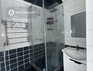 2-комнатная квартира, этаж 3 из 12, 54 м², На длительный срок