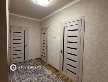 2-комнатная квартира, этаж 3 из 12, 54 м², На длительный срок