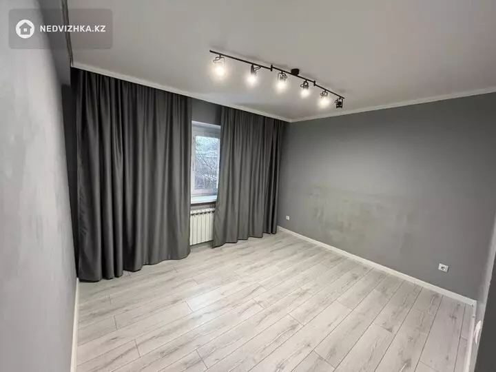 3-комнатная квартира, этаж 2 из 3, 70 м², На длительный срок, фотография 4