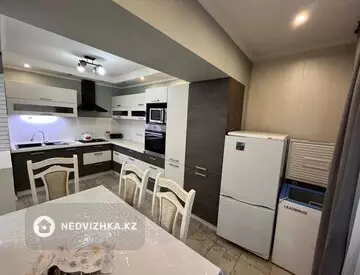 3-комнатная квартира, этаж 2 из 3, 70 м², На длительный срок, миниатюра 10