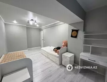 3-комнатная квартира, этаж 2 из 3, 70 м², На длительный срок, миниатюра 12
