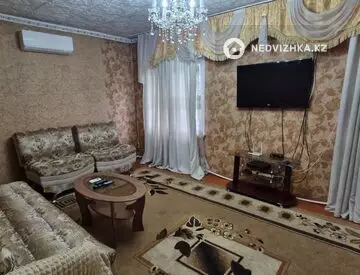 3-комнатная квартира, этаж 1 из 1, 70 м², На длительный срок