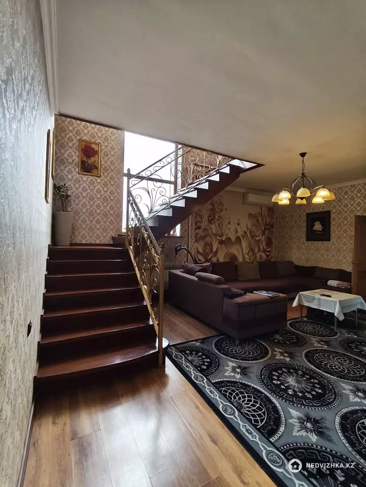 5-комнатный дом, 6.6 соток, 210 м², фотография 4