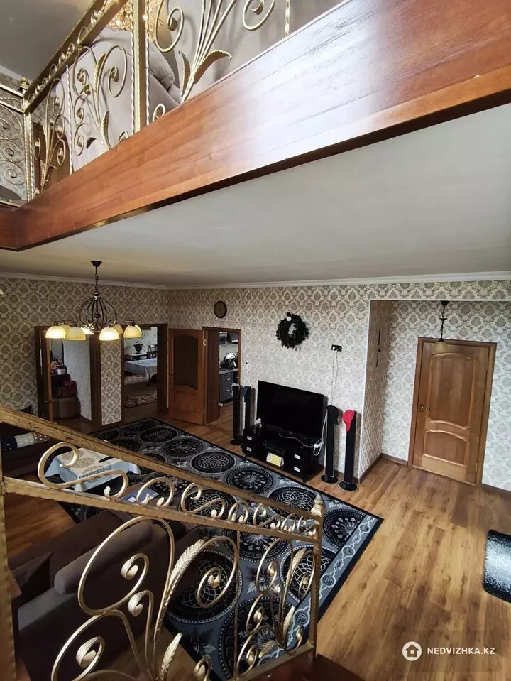 5-комнатный дом, 6.6 соток, 210 м², фотография 3
