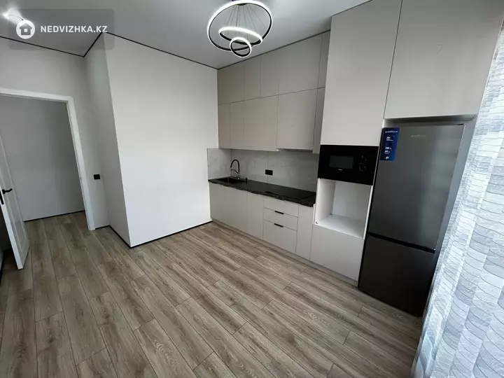 1-комнатная квартира, этаж 2 из 12, 41 м², фотография 4
