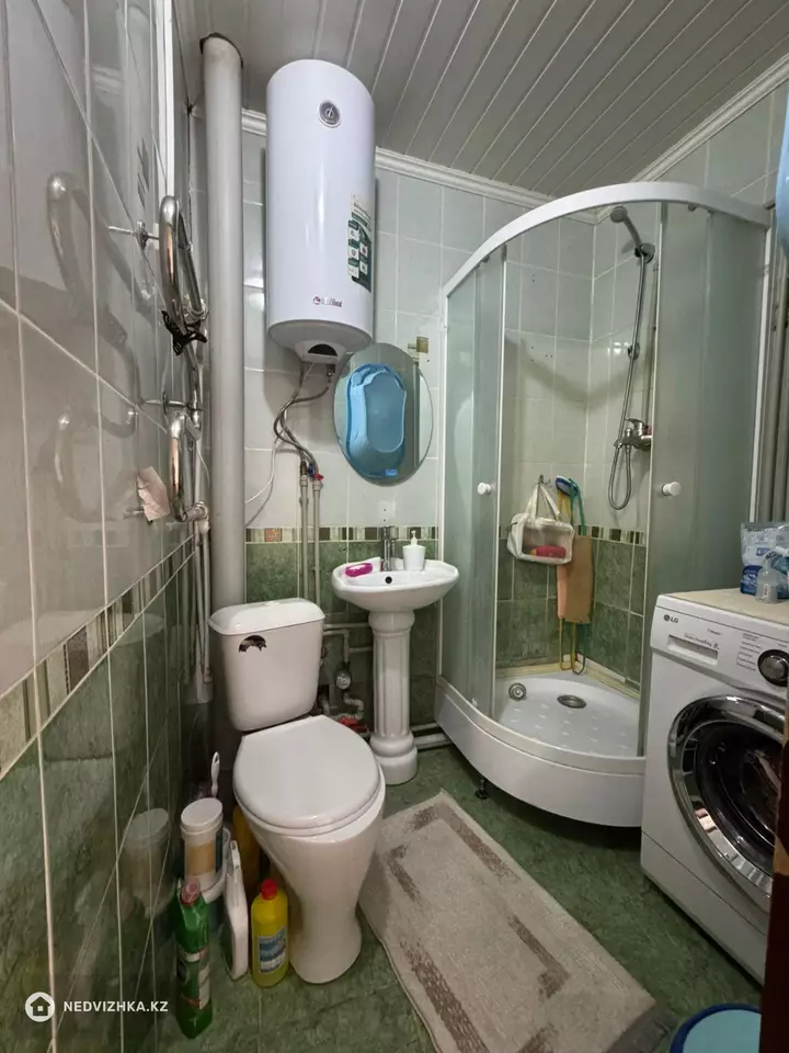 3-комнатная квартира, этаж 5 из 5, 57 м², фотография 2