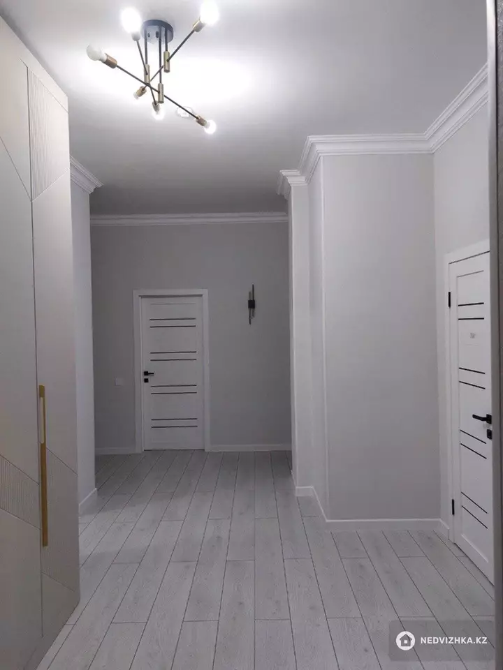 3-комнатная квартира, этаж 4 из 11, 101 м², 2-фотосурет