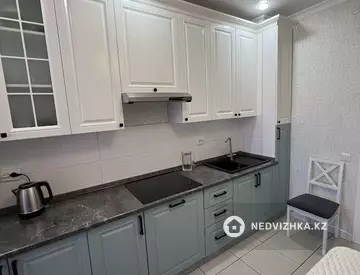 3-бөлмелі пәтер, қабат 9 барлық қабат саны 10, 78 м², 8-нобай
