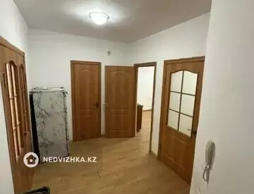 2-комнатная квартира, этаж 4 из 12, 70 м², миниатюра 3