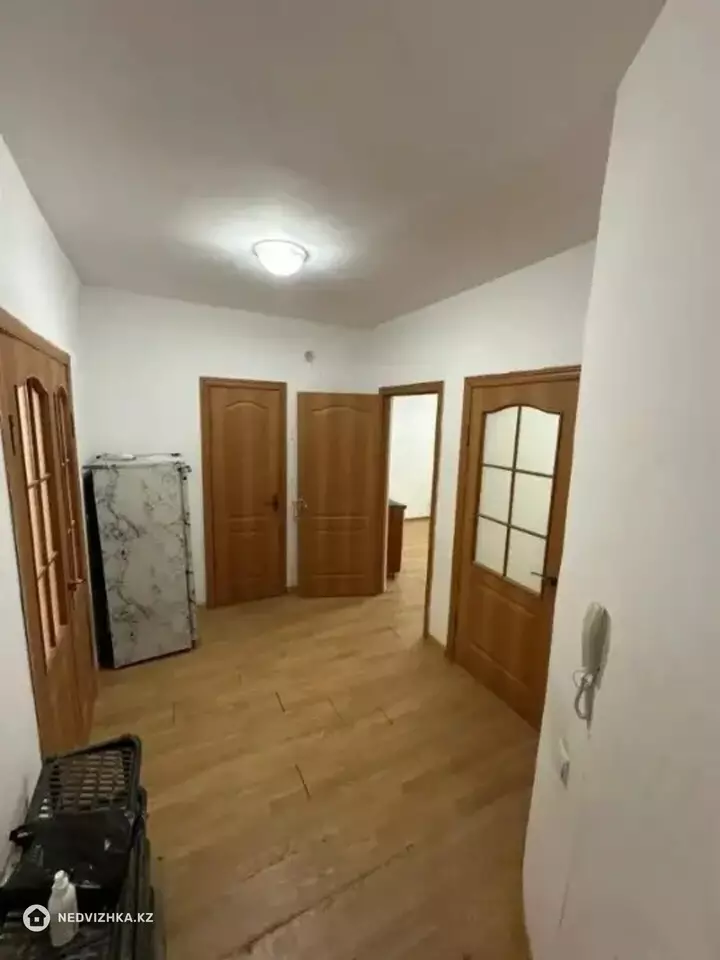 2-комнатная квартира, этаж 4 из 12, 70 м², фотография 3