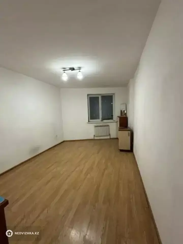 2-комнатная квартира, этаж 4 из 12, 70 м², фотография 4