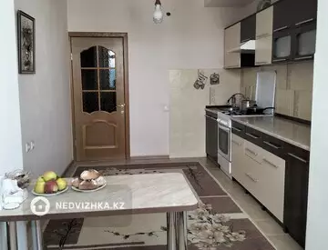 3-комнатная квартира, этаж 4 из 5, 77 м², миниатюра 2