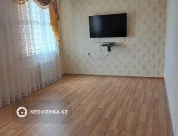 3-комнатная квартира, этаж 4 из 5, 77 м², миниатюра 3