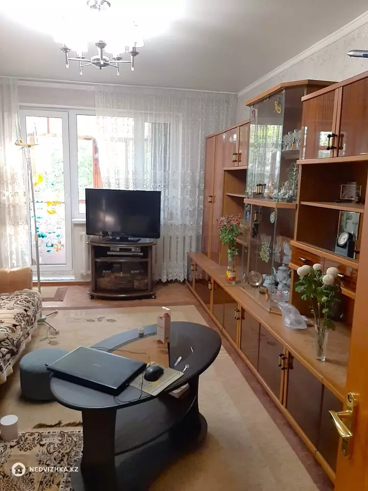 2-комнатная квартира, этаж 4 из 5, 50 м²
