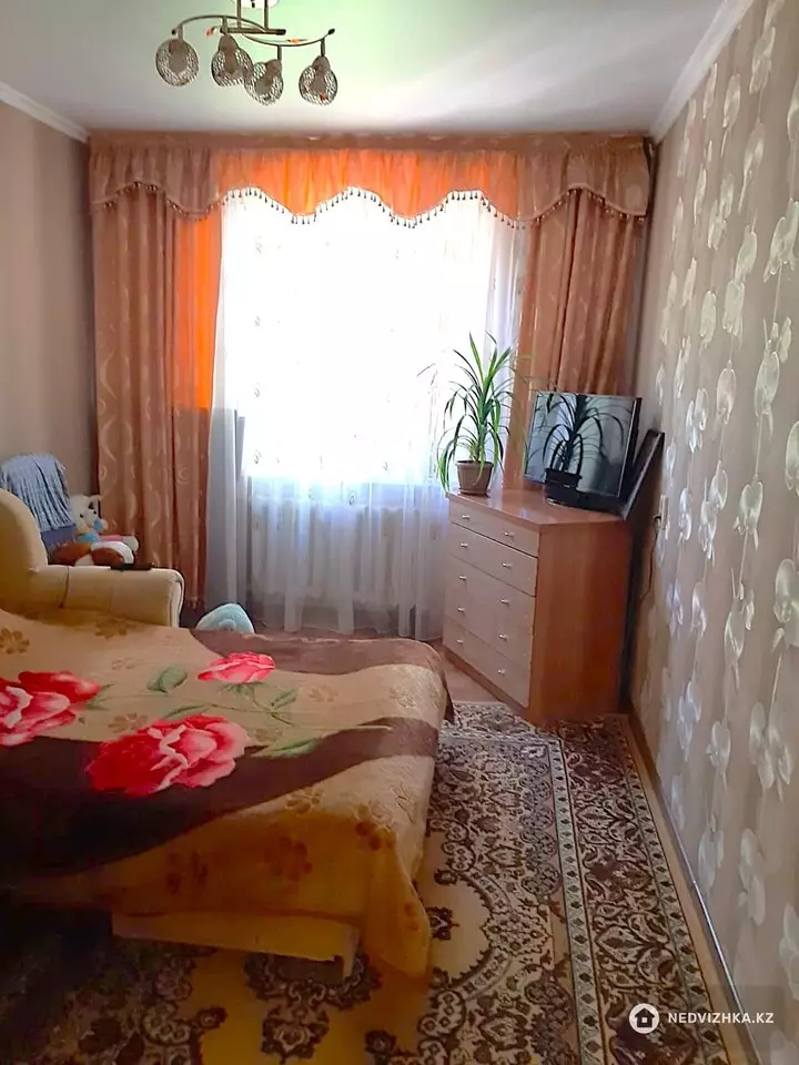 2-комнатная квартира, этаж 4 из 5, 50 м², фотография 3