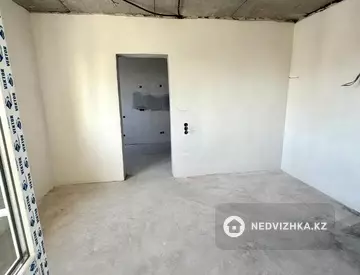 2-комнатная квартира, этаж 11 из 16, 43 м², миниатюра 2