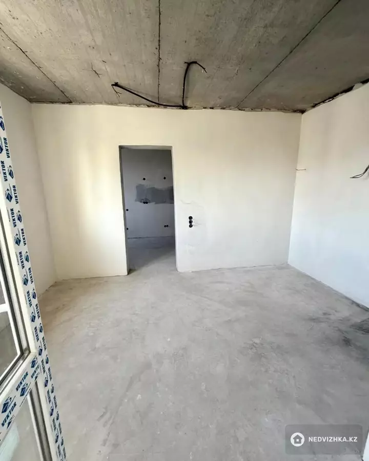2-комнатная квартира, этаж 11 из 16, 43 м², фотография 2