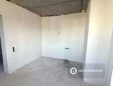 2-комнатная квартира, этаж 11 из 16, 43 м², миниатюра 5