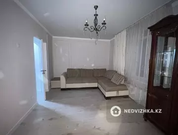 3-комнатная квартира, этаж 2 из 2, 66 м², На длительный срок