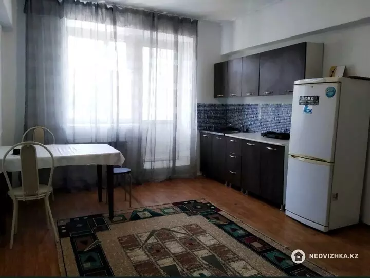 2-комнатная квартира, этаж 4 из 5, 37 м²