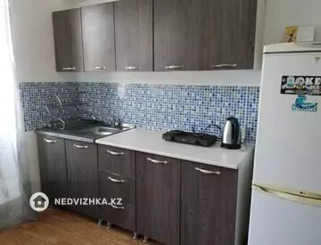 2-комнатная квартира, этаж 4 из 5, 37 м², миниатюра 2