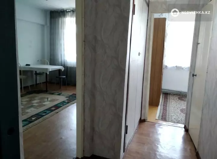 2-комнатная квартира, этаж 4 из 5, 37 м², фотография 5