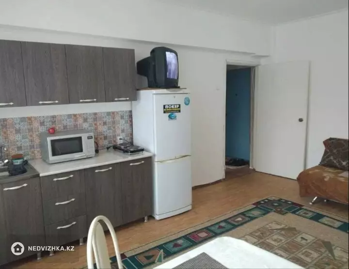 2-комнатная квартира, этаж 4 из 5, 37 м², фотография 4