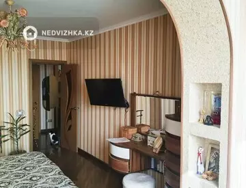 3-комнатная квартира, этаж 3 из 10, 65 м², миниатюра 4