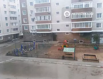 3-комнатная квартира, этаж 3 из 10, 65 м², миниатюра 3