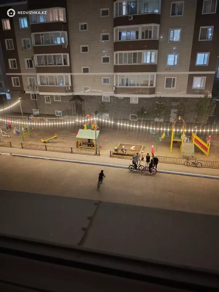 3-комнатная квартира, этаж 3 из 10, 65 м², фотография 2