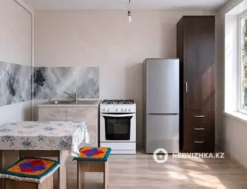2-комнатная квартира, этаж 3 из 3, 29 м², миниатюра 1