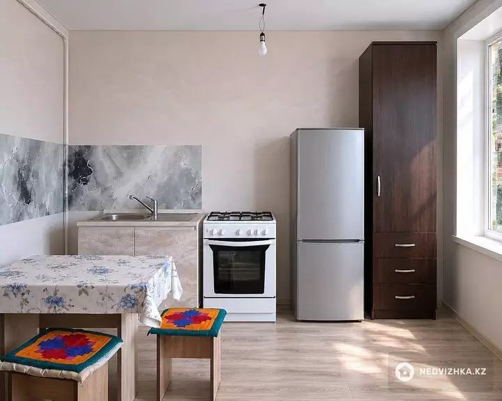 2-комнатная квартира, этаж 3 из 3, 29 м²