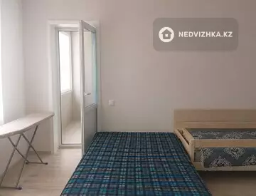 2-комнатная квартира, этаж 3 из 3, 29 м², миниатюра 3
