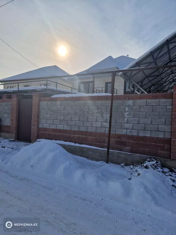 7-комнатный дом, 5 соток, 240 м², фотография 3
