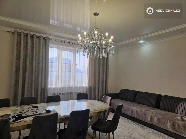 7-комнатный дом, 5 соток, 240 м², фотография 3