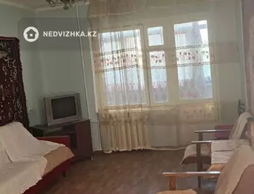 1-комнатная квартира, этаж 2 из 5, 36 м², миниатюра 1