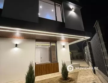 5-комнатный дом, 4.3 соток, 211 м², миниатюра 1
