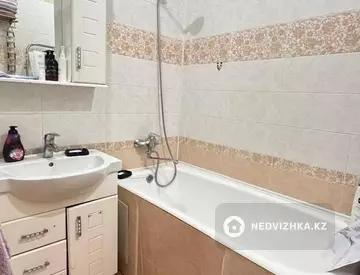 3-комнатная квартира, этаж 7 из 10, 95 м², На длительный срок, миниатюра 12
