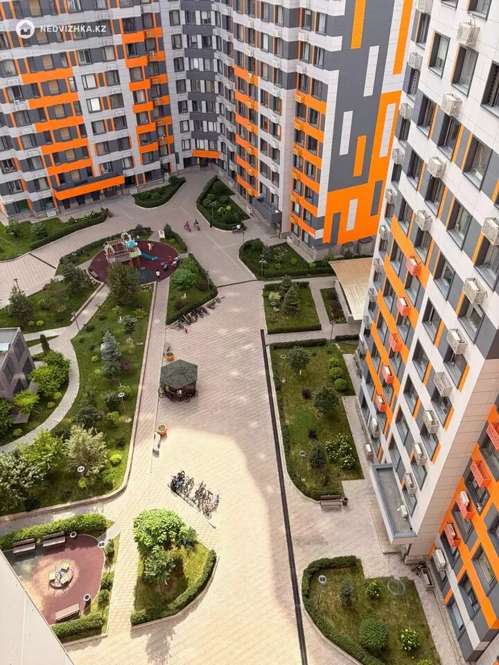 3-комнатная квартира, этаж 12 из 16, 102 м², фотография 2